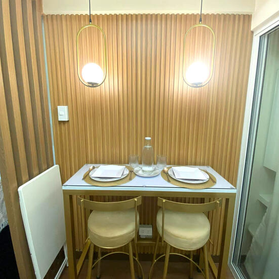 2-seater high dining with extra foldable table provided